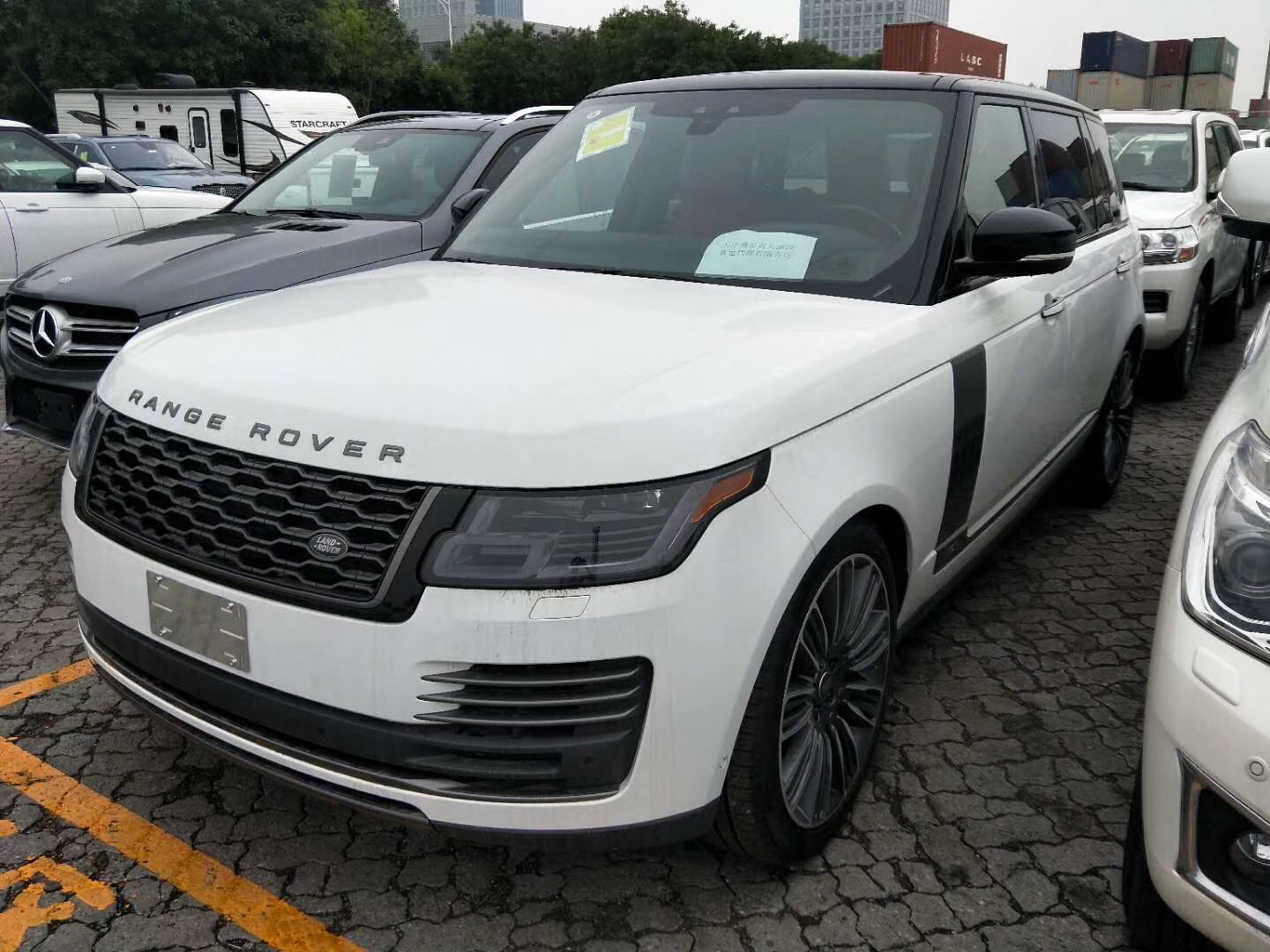 汽車物流導讀：如今，許多公司都在進行線上和線下營銷。這種營銷方式可以使公司的產品銷售更為廣泛。產品售出后，公司自然會賺更多的錢。
