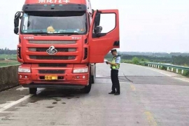 轎車托運大板籠車檢查